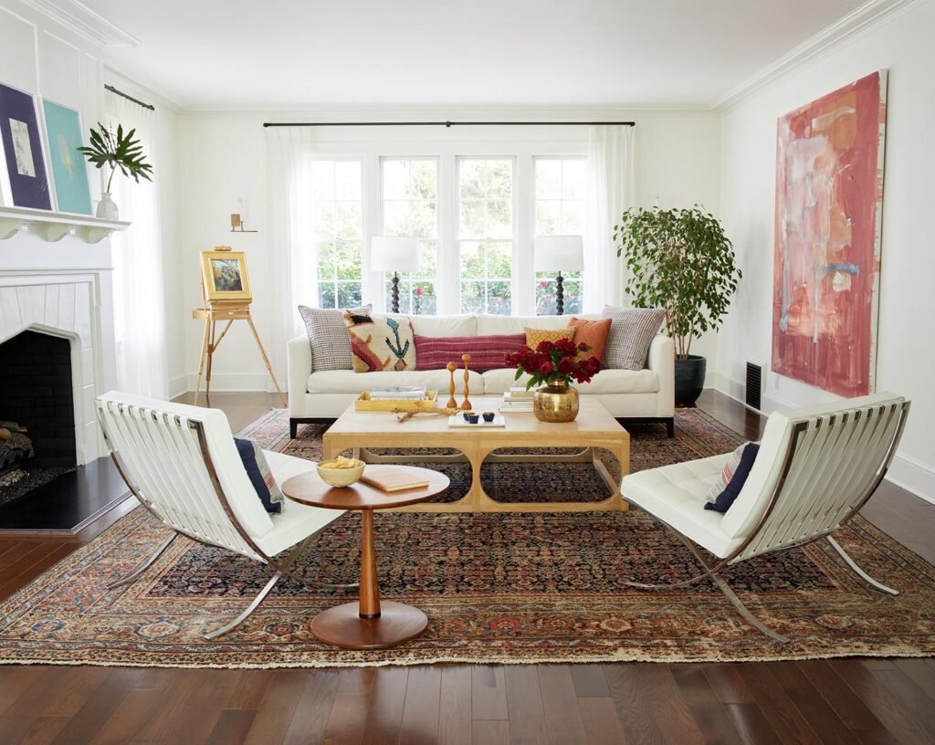 Living Room Layouts That Encourage Conversation